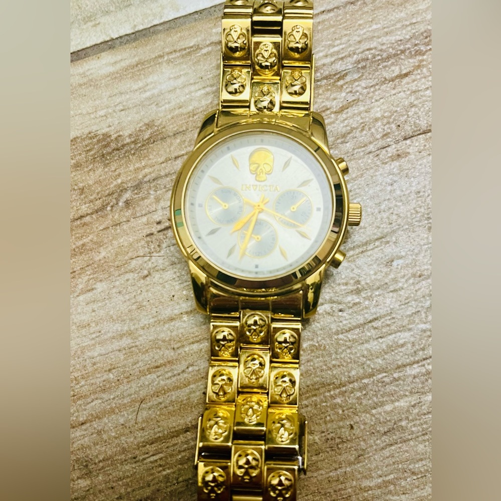 Women! Invicta Gold Skull Watch
